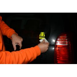 gilet jaune autocollant vitre